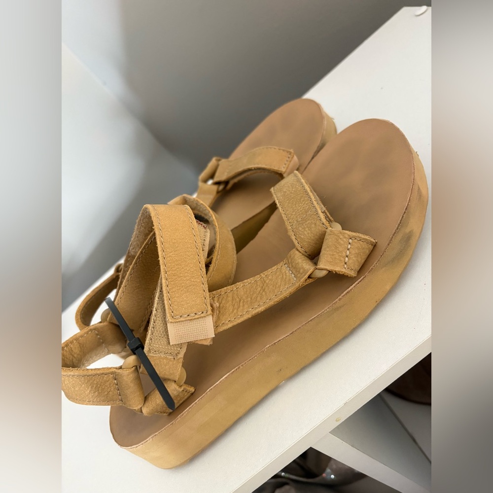 TEVA Women's Tan Sandals - Picture 3 of 5